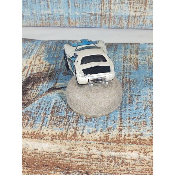 2004 First Edition‎ Hotwheels Short Card Hardnoze Dodge Neon 1/64 Scale - Picture 3 of 7